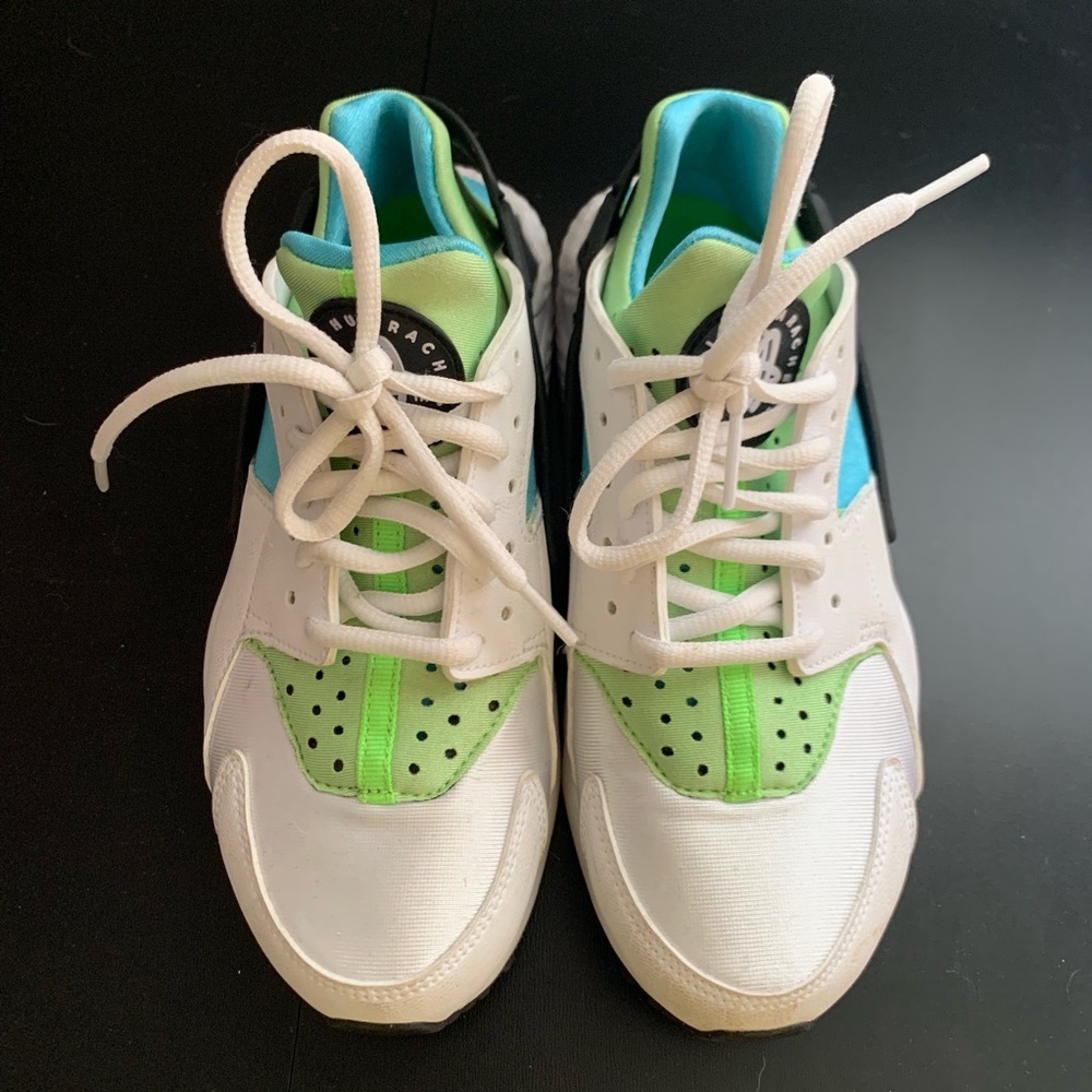 Nike huarache, multi-color. Like new.